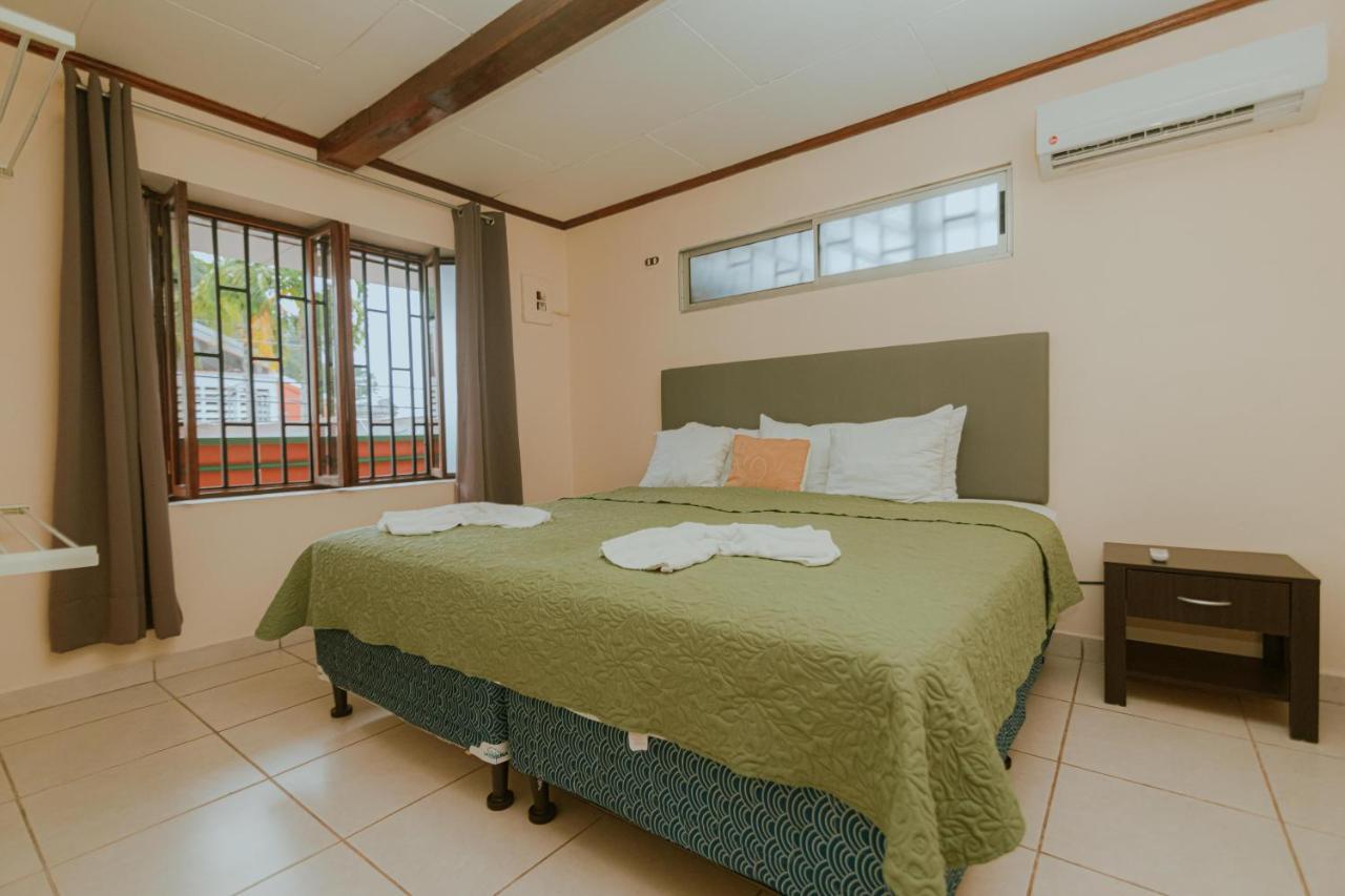 Quepos Inn Bagian luar foto
